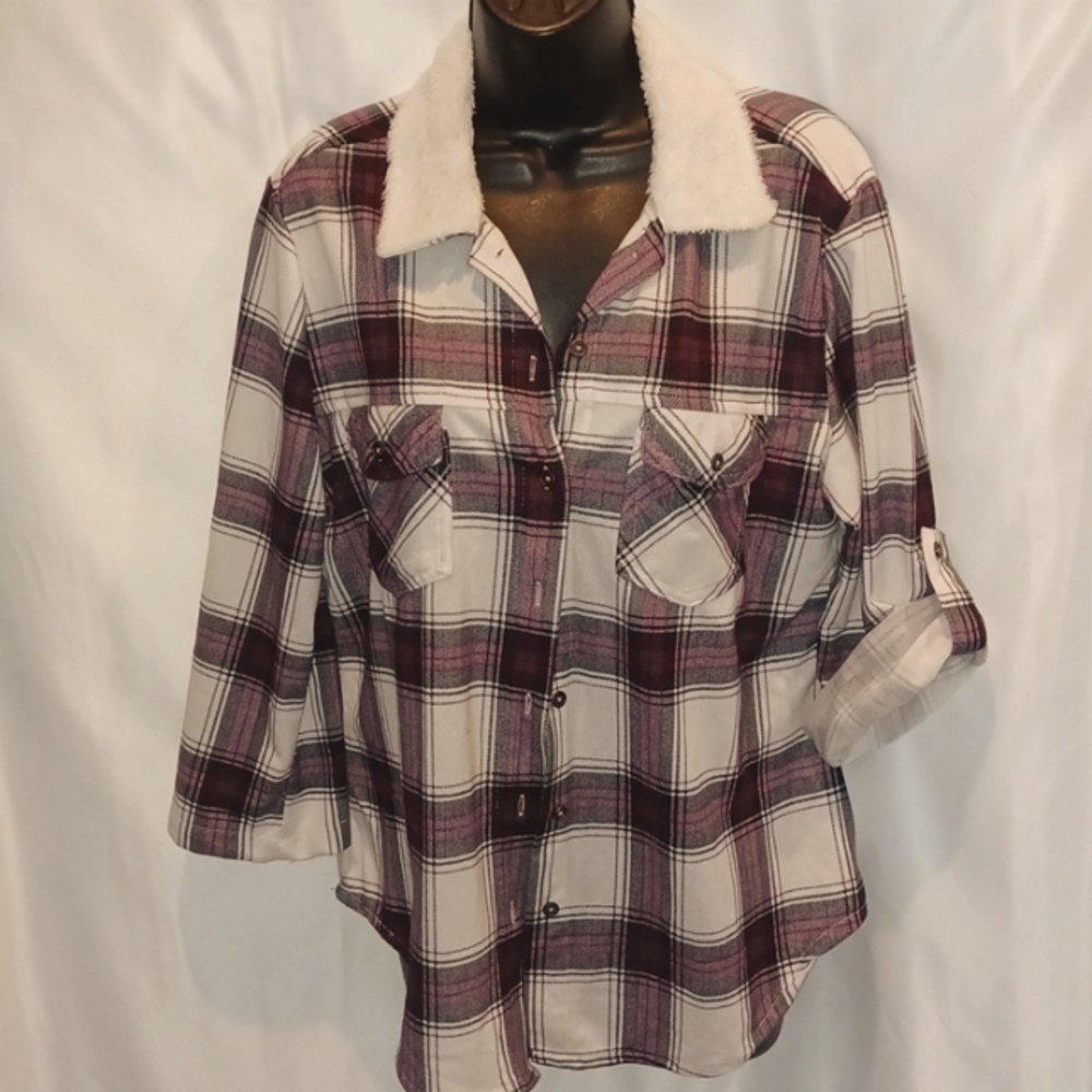 Eden & Olivia Red Plaid Knit Flannel Shacket L/S Roll Tab JrL, fleece Lined Back